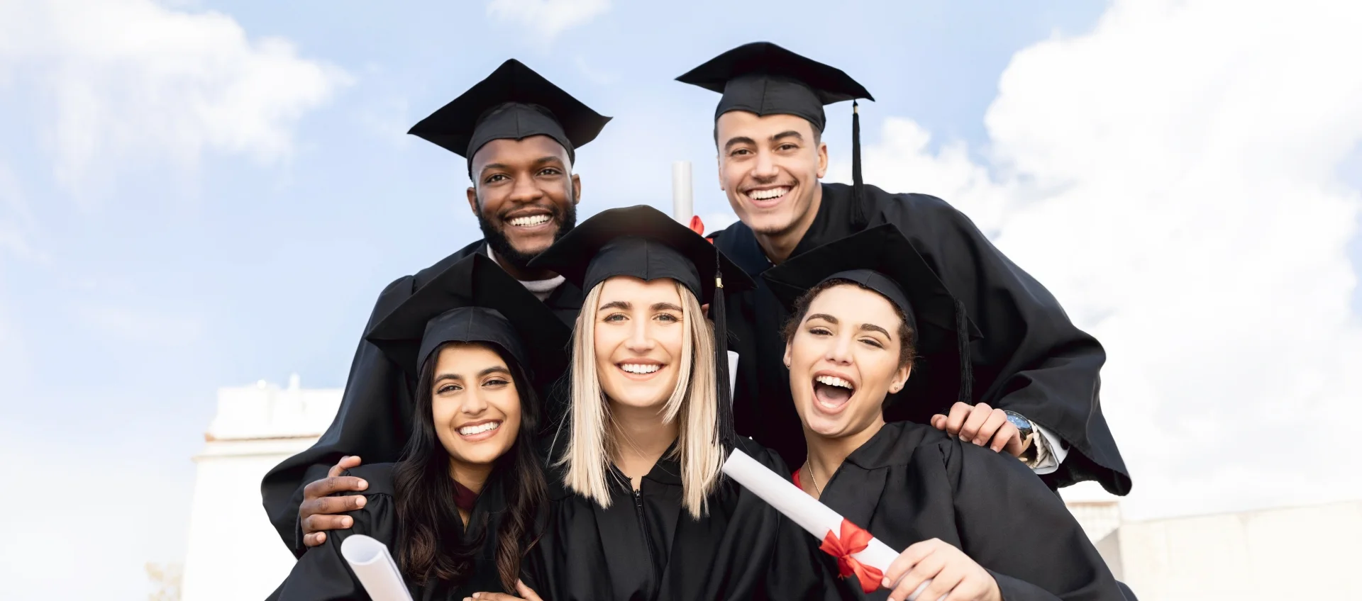 scholarships-img-desktop-new